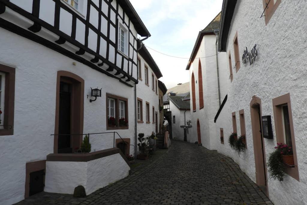 Eifelschaetzchen Am Kronenburger Hébergement de vacances *